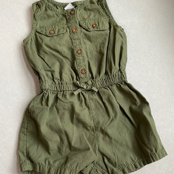 Old Navy Other - Baby Girls 12-18 Month Olive Green Romper